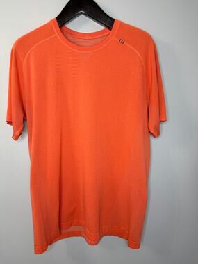 Lululemon Metal Vent Tech Orange T- Shirt Short Sleeve Athletic Workout Men's L